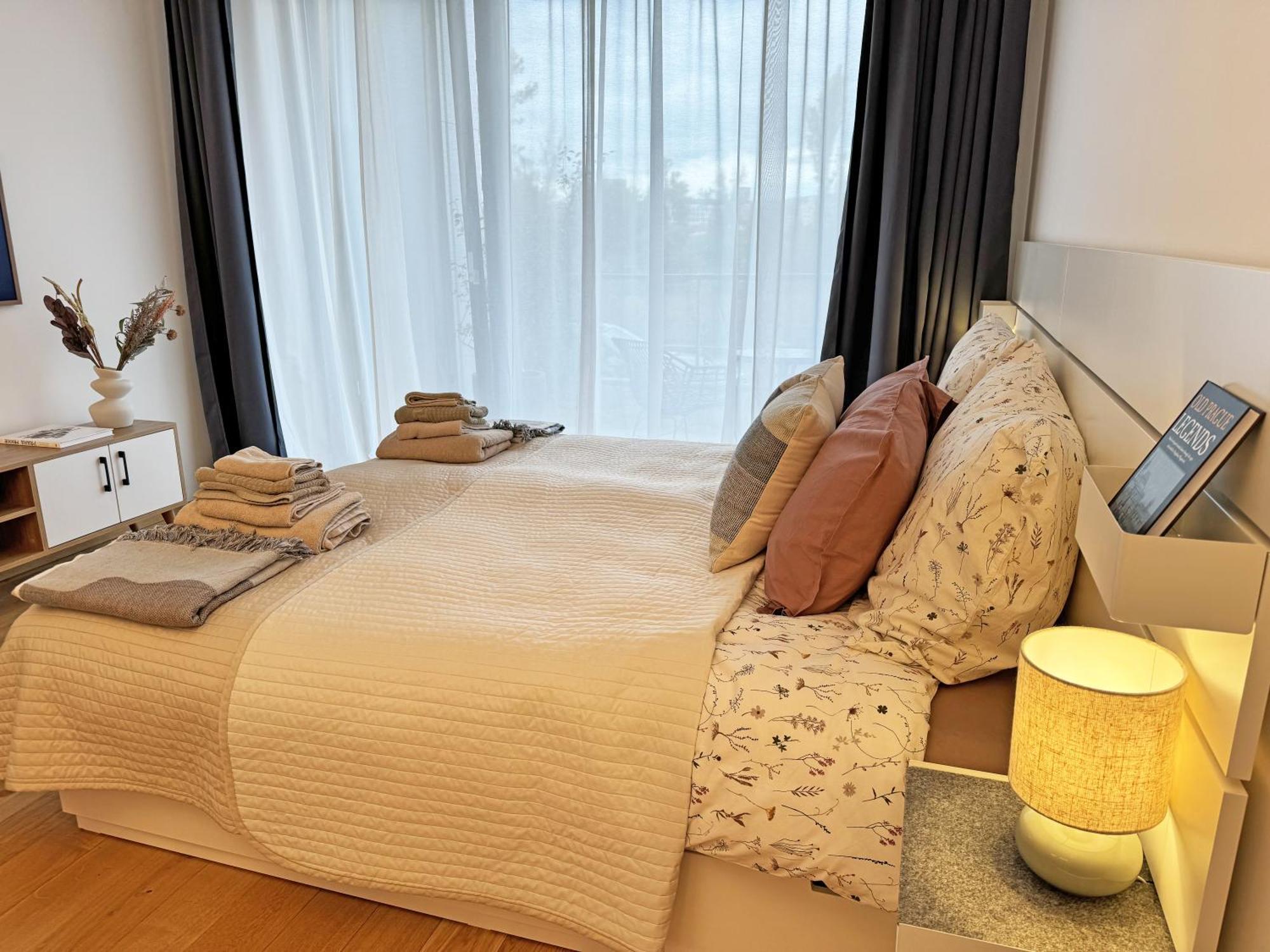 Apartmán New Studio, King Bed, Free Parking, Terrace Prague